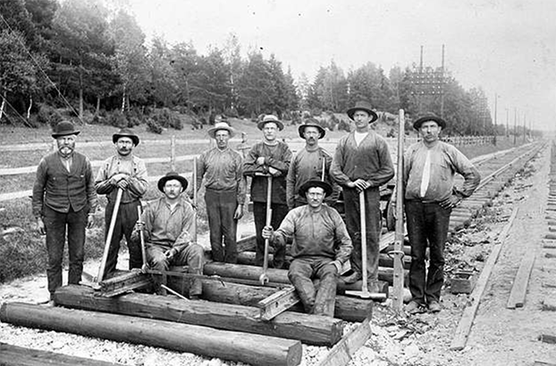 Example photo of navvies working on the railroad